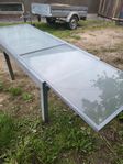 Praktiskt, utdragbart ute eller imnebord