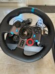 Logitech bilratt med växelspak och pedaler