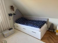 Mavis säng med förvaring