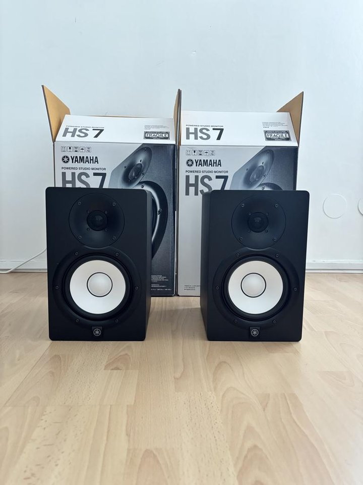 Yamaha HS7 