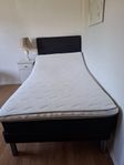 Kontinetalsäng 90 ställbar.