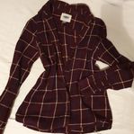 Old Navy vinröd skjorta, storlek XS
