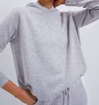 Grå hoodie i 100% kashmir – stl large