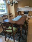 carpati matbord med 6 stolar.