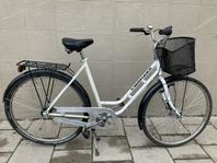 Monark Professional 3-växlad med lyse 28”