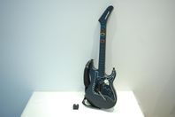 Guitar Hero Kramer Gitarr med dongle till Playstation 2