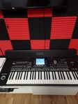Korg pa3x med korg PaAS högtalare 