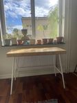 Skrivbord IKEA Lillåsen i fint skick
