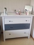HEMNES byrå med 3 lådor – vitbets, 108x96 cm