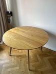 Runt matbord ek