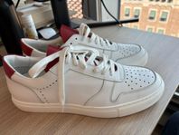 Oanvända Lemaré Sneakers. Butikspris €220 