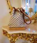 Vackra Louis Vuitton Noé GM i färgen Damier Azur