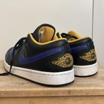Nike Air Jordan 1 low storlek 43