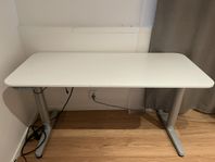 140x60 Elektrisk höj och sänkbart skrivbord