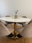 Tiffany matbord med 6 beige stolar 