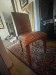 2 st läder stolar 
