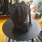 Svart tactical ryggsäck