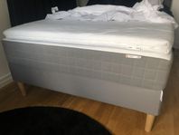 140 säng 