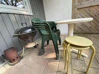Utestolar, bord, kolgrill