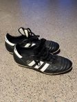 Fotbollsskor Adidas copa mundial