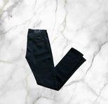 svarta nudie jeans