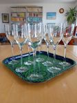 8 vitvinsglas plus 4 martiniglas gratis