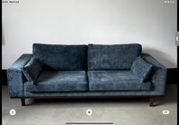 sofa 3 sits