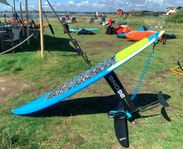 Black Hawk Mid-length wing foil bräda på 61 liter