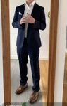 Kostym och skjorta till examen/studenten
