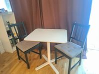 Bord och stolar