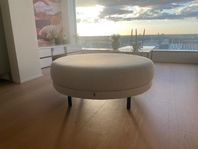 Fotpall ljusbeige Bolia 100 x 100 x 40