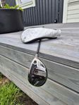 Taylormade QI35 hybrid 22 grader i nyskick!