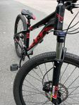 Felt 26” med hydrauliska bromsar 27 vxl