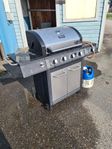 Gasolgrill och gasflaska