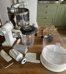 Ankarsrum köksmaskin med många tillbehör
