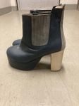 Boots Acne