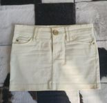 Gul kort kjol strl 32. 300kr Nyskick Gina Tricot