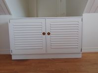 Skåp 120cm x 70cm högt och 45cm djupt 