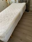Säng 90x200cm 