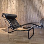 Liggfåtölj i skinn i Corbusier-stil, 1900-tal, 165*60 cm