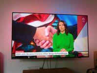 Helt ny Philips 65-tums smart-TV med smärre skada.