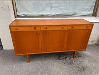 Sideboard/skänk i teak Svensk tillverkat från 1950/1960tal