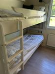 Våningssäng med madrass