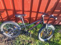 Specialized Hotrock 20 tums barncykel säljes. 7 växlar. 