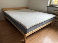 IKEA 160-säng (stomme,  ribbotten, medelfasta madrasser)