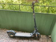 Ninebot by Segway KickScooter elscooter F40D
