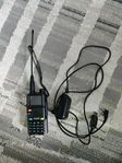 Baofeng jaktradio med laddare och programmeringskabel