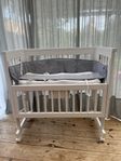 Troll bedside crib barnsäng