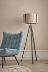 Stilren golvlampa från Ellos Home – som ny!