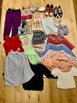 Stort paket 104-140 - klänningar, kjolar, skor, pyjamas mm.